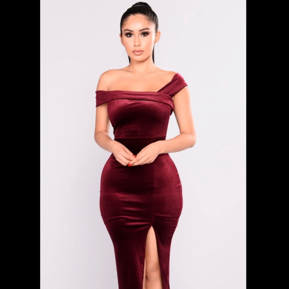 Joella Velvet Midi Dress - Burgundy